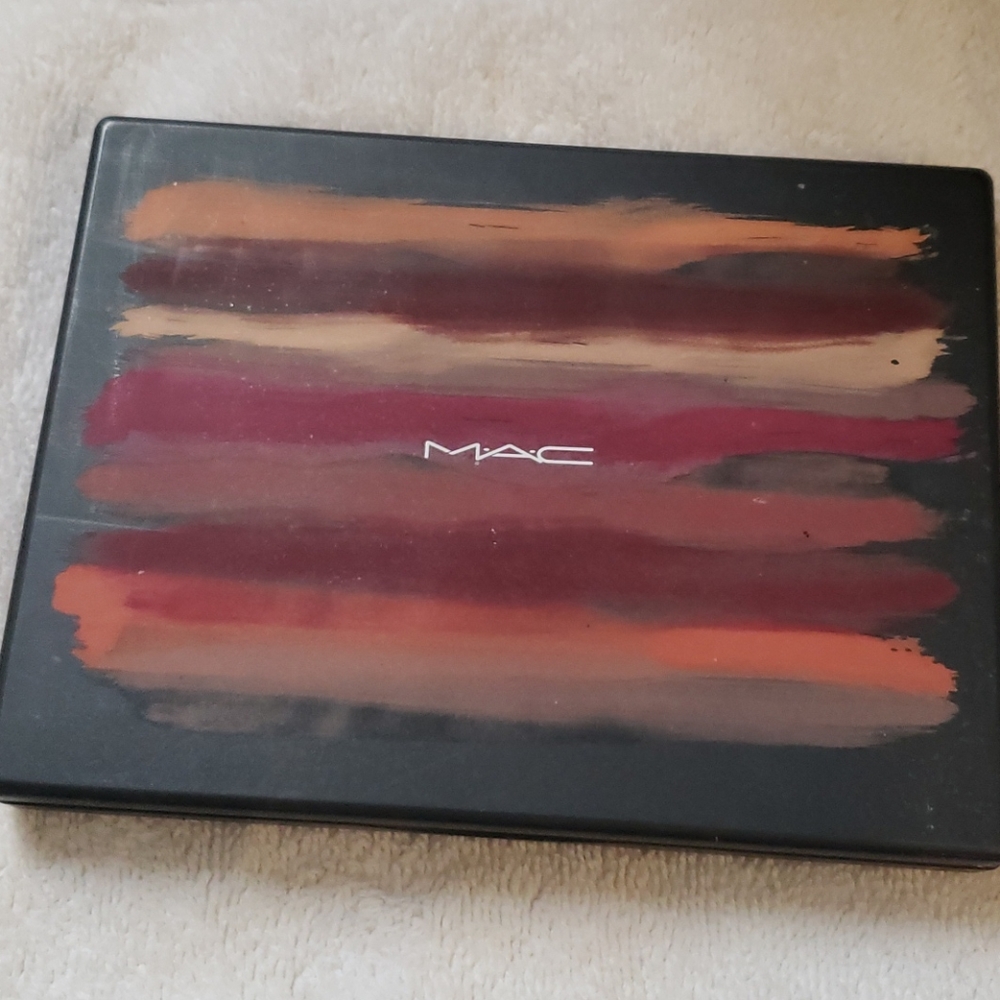 MAC Art Library Flame Boyant